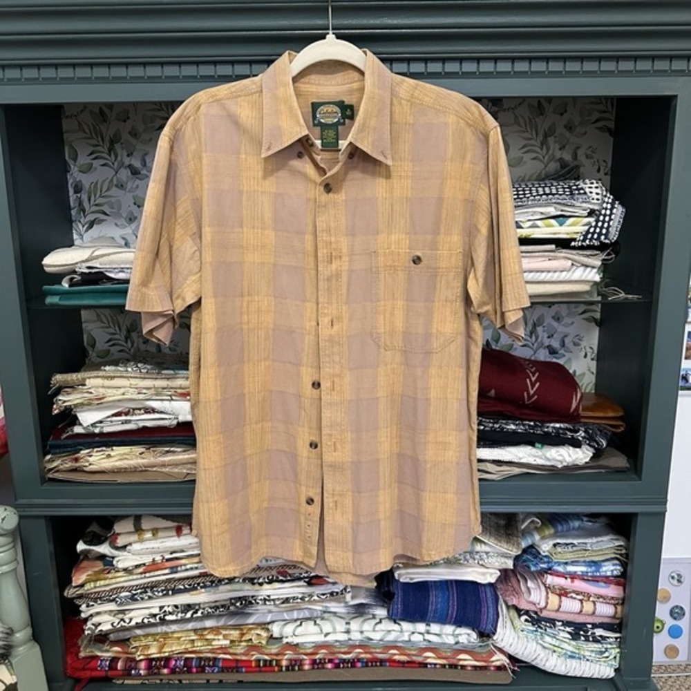Cabelas Button Down Shirt Light‎ Brown Yellow Plaid Short Sleeve Pocket Size M